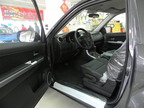 铃木(进口) 超级维特拉中控局部