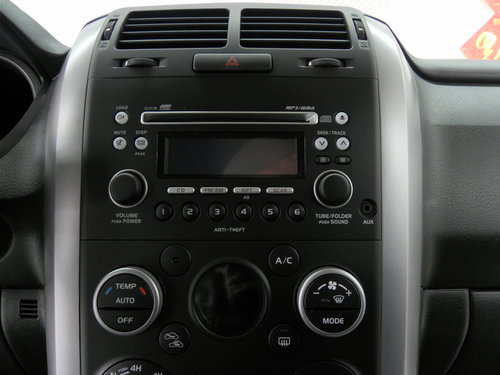 铃木(进口) 超级维特拉中控局部