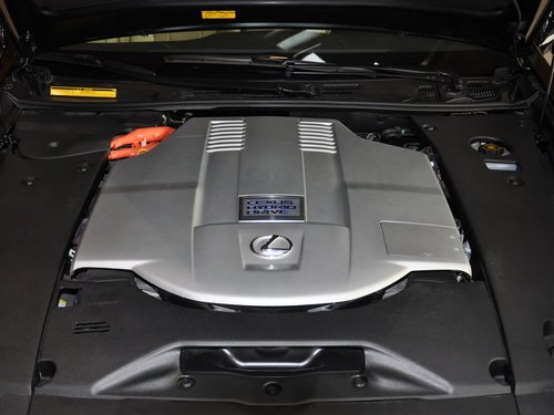 雷克萨斯  LS600hL 5.0 CVT 发动机局部特写