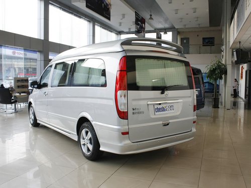 福建奔驰  威霆Vito 119 车辆左后45度视角