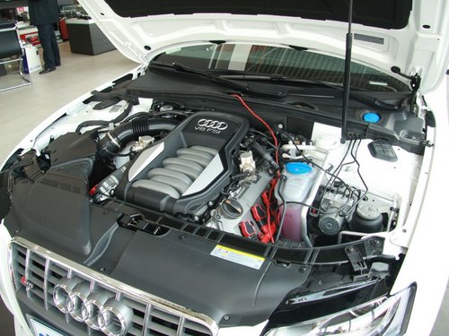 奥迪(进口)  S5 Coupe 4.2 发动机局部特写