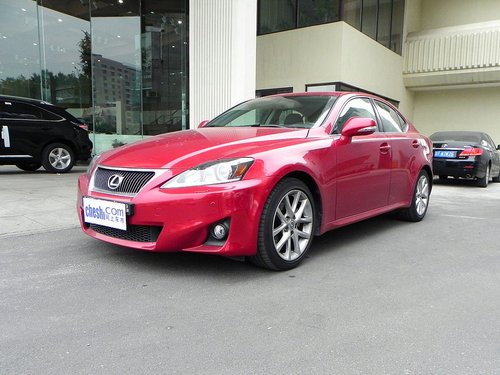 雷克萨斯 IS250 2.5 AT 车辆左前45度视角