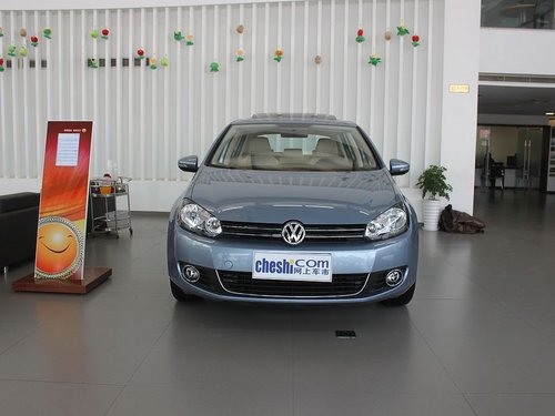 一汽大众  高尔夫 1.6 MT 车头正面视角