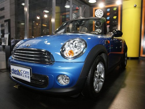 MINI COOPER CABRIO 1.6 AT 车辆左前45度视角