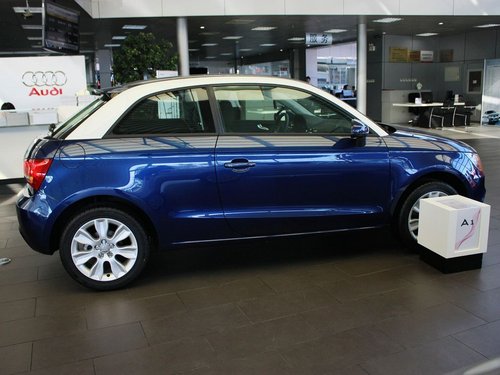 奥迪(进口) A1 1.4T 车辆正右侧