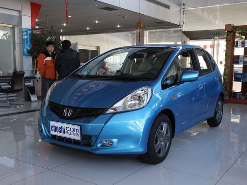 广汽本田  1.3L 手动 车辆左前45度视角