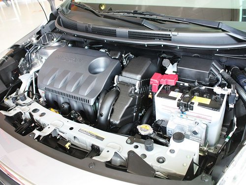 东风日产  新阳光 1.5 CVT 发动机局部特写