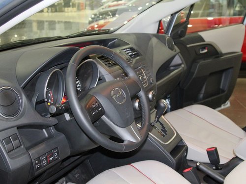 马自达(进口)  Mazda5 2.0 AT 中控台左侧