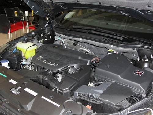 东风标致  508 2.0 MT 发动机局部特写