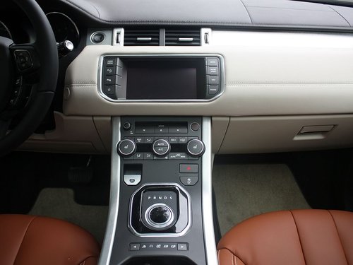 路虎 极光 2.0T AT 中控仪表台总特写