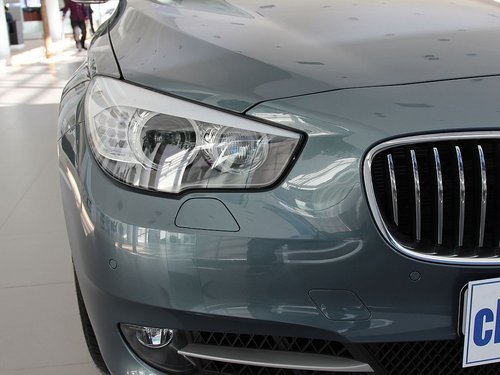 宝马(进口)  GT 535i 3.0T  AT 车辆右前大灯正视图
