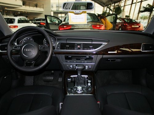 奥迪(进口)  A7 3.0 TFSI S-Tronic quattro 中控台整体