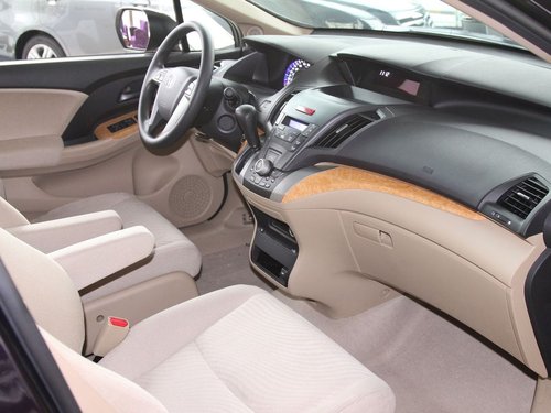 广汽本田  奥德赛 2.4 AT 中控台右侧