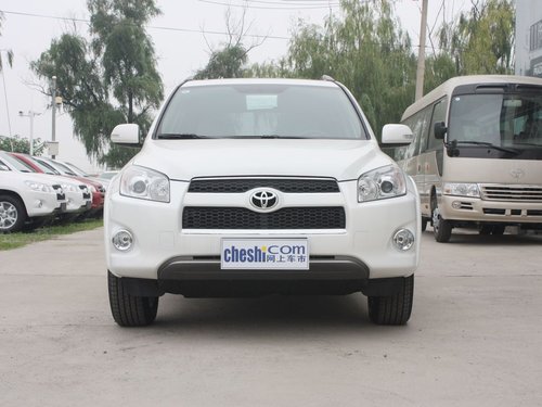 一汽丰田  RAV4 2.4 AT 车头正面视角