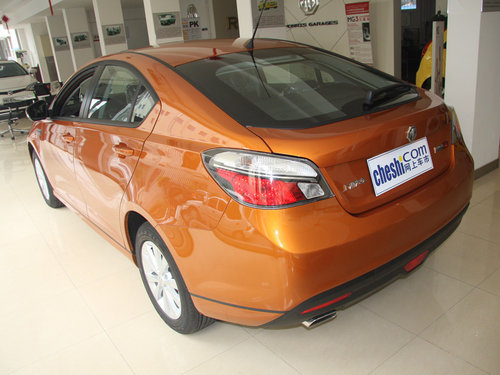 MG  MG6 掀背 1.8T AT 车辆左后45度视角