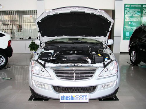 双龙汽车  2.0 自动 车辆发动机舱整体