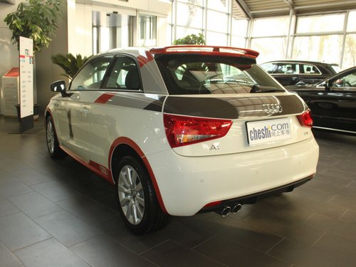 奥迪(进口)  A1 1.4TFSI 车辆左后45度视角