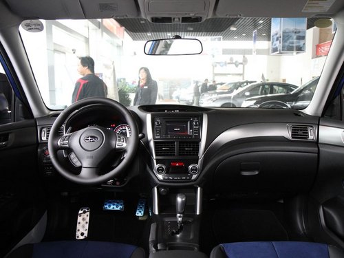 斯巴鲁  森林人 2.5T AT 中控台整体