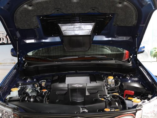 斯巴鲁  森林人 2.5T AT 发动机局部特写