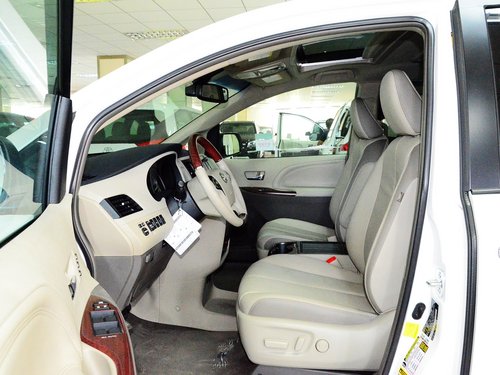 丰田(进口)  3.5 自动 驾驶席座椅前45度视图