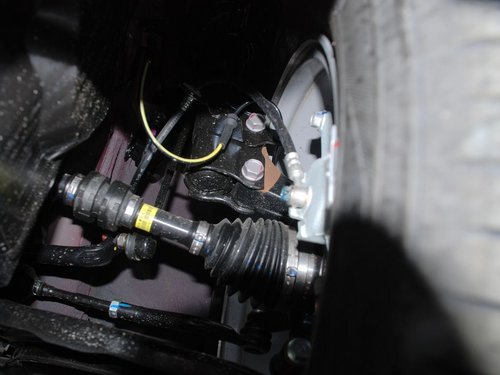 东风日产  2.5L CVT 前悬架特写