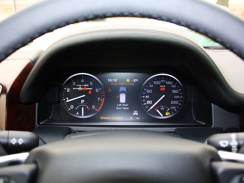 路虎  揽胜 5.0T AT 方向盘后方仪表盘