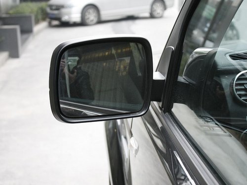 路虎  第四代发现 5.0 AT 反光镜外侧正视