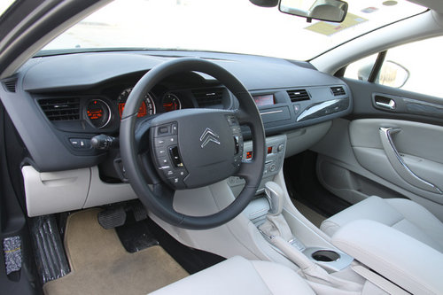 东风雪铁龙  C5 2.0 AT