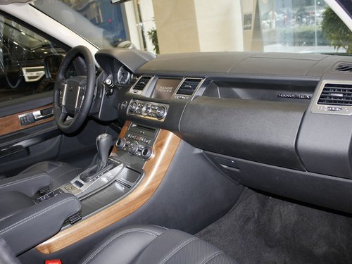 路虎 揽胜运动版 5.0 V8 NA HSE AT 中控台右侧