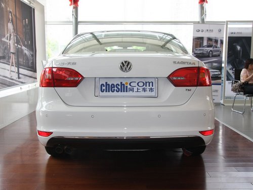 一汽-大众  速腾 1.4TSI DSG 车辆正后方尾部视角