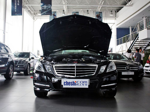 北京奔驰 E260L 1.8T AT 车辆发动机舱整体