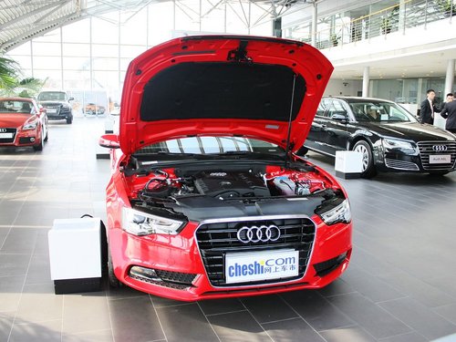 奥迪(进口)  A5 2.0TSI CVT 车辆发动机舱整体