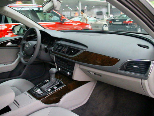 一汽奥迪  A6L 30 FSI CVT