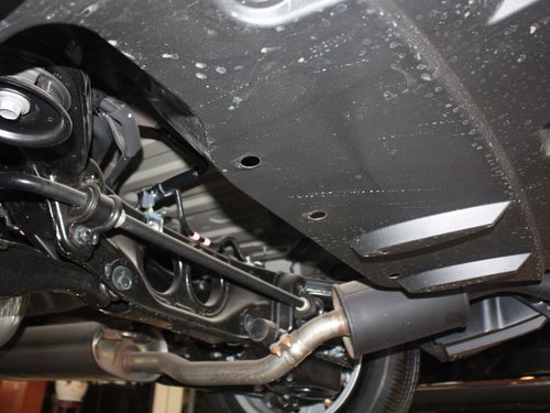 雷克萨斯  RX270 2.7 AT 后底部特写