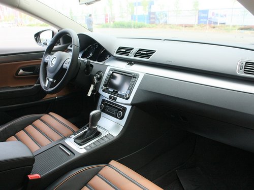 一汽-大众  CC 3.0FSI DSG 中控台右侧