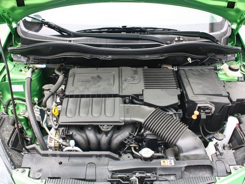 长安马自达  Mazda2两厢 1.3MT 发动机局部特写