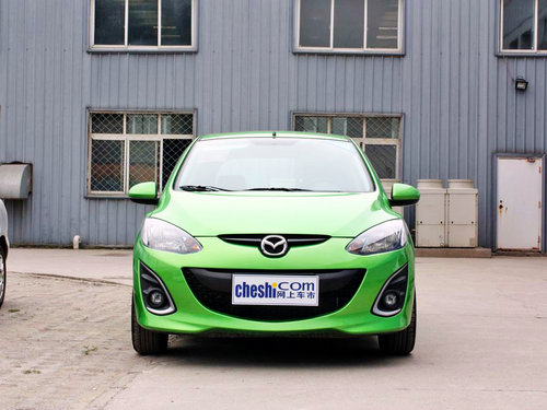 长安马自达  Mazda2两厢 1.3MT 车头正面视角