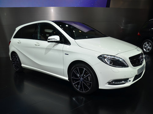 奔驰(进口)  B200 1.6L AT