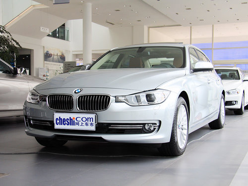 华晨宝马  320Li 2.0T 车辆左前45度视角