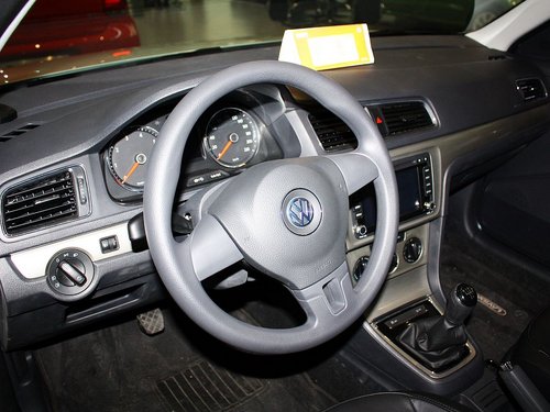 上海大众  朗逸 1.6L MT 中控台左侧