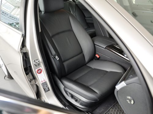 华晨宝马  530Li 3.0L 副驾驶席座椅45度特写