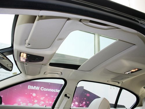 华晨宝马  525Li 2.0T 车顶内部特写