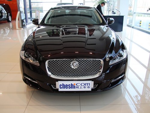捷豹  XJL 3.0SC AT 车头正面视角