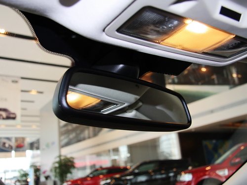 捷豹  XJL 3.0SC AT 后视镜特写