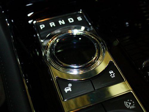 捷豹 XJL 2.0T AT 挂档把手特写