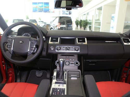 路虎  5.0 V8 NA HSE 中控台整体