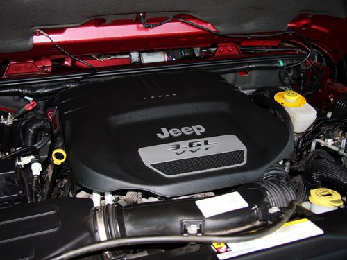 Jeep吉普  3.6L 发动机主体特写