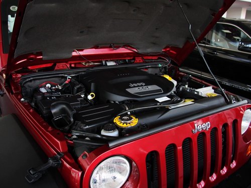 Jeep吉普  牧马人 3.6L AT 发动机局部特写