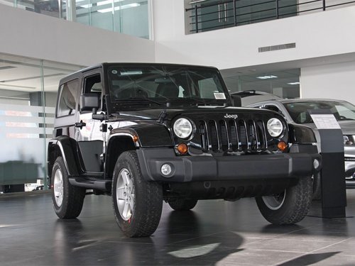 Jeep吉普  牧马人 3.6L AT 车辆右侧45度角