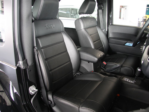Jeep吉普  牧马人 3.6L AT 副驾驶席座椅45度特写